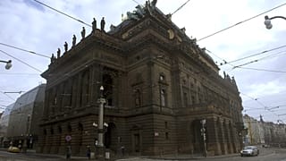 Opera a Moldva habjain