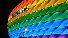 Szivárványszínben a müncheni aréna 2016-ban
