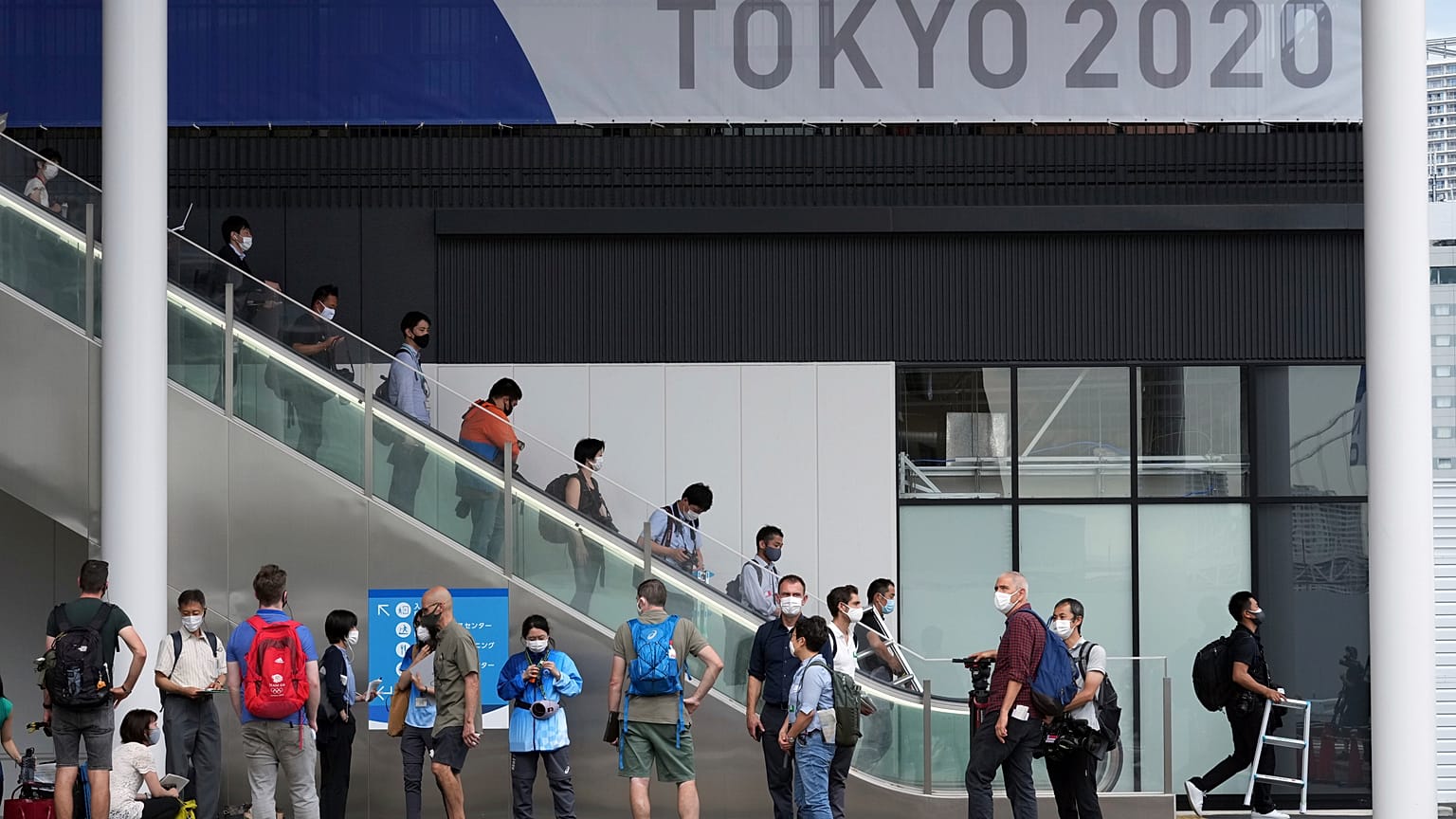 2020 Tokyo Olimpiyat ve Paralimpiyat Köyü'nde basın mensuplarına tur düzenlendi