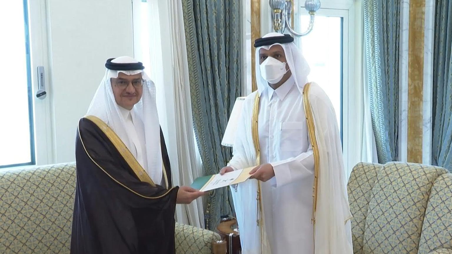 المبعوث السعودي إلى قطر يتولى منصبه 