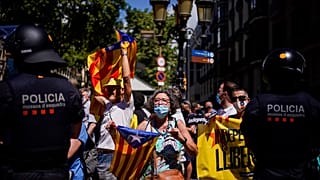 Manifestación independentista frenta al Liceu