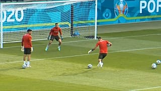 Les Portugais s'entraînent avant le match décisif contre la France