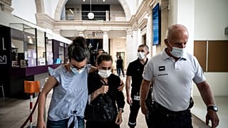 Valérie Bacot, die ihren Mann erschossen hat, beim Prozess
