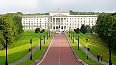 Kuzey İrlanda hükümetinin yer aldığı Stormont binası