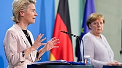 AB Komisyon Başkanı von der Leyen ve Alman Başbakan Merkel