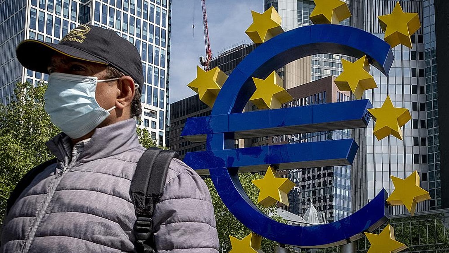EKB-tanulmány: a járvány miatt több férfi veszítette el állását, mint nő