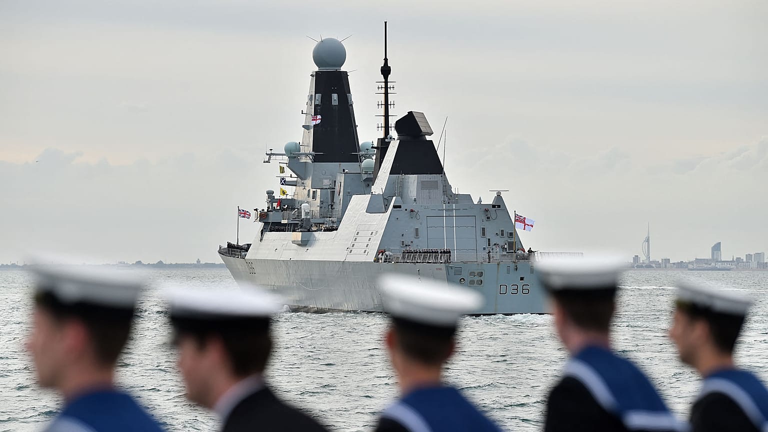 Archives : le HMS Defender au large de Portsmouth, au Royaume-Uni, le 5 juin 2019