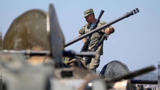 Διπλωματική κόντρα Λονδίνου–Μόσχας: Η Ρωσία υποστηρίζει πως βρετανικό πλοίο παραβίασε τα σύνορα της