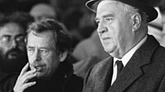 Václav Havel egykori disszidens (b) és Ladislav Adamec az utolsó csehszlovák miniszterelnök (j) 1986. november 26-án