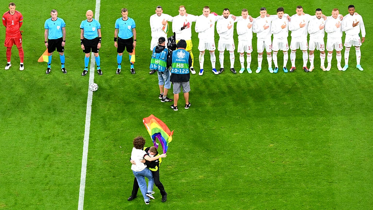 Bei Ungarns Hymne in München 