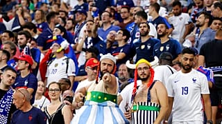 Un supporter déguisé en Obélix lors de France-Portugal à Budapest le 23 juin 2021