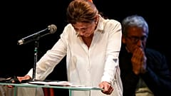Ingrid Betancourt durante su primer encuentro público con altos mandos de las antiguas FARC
