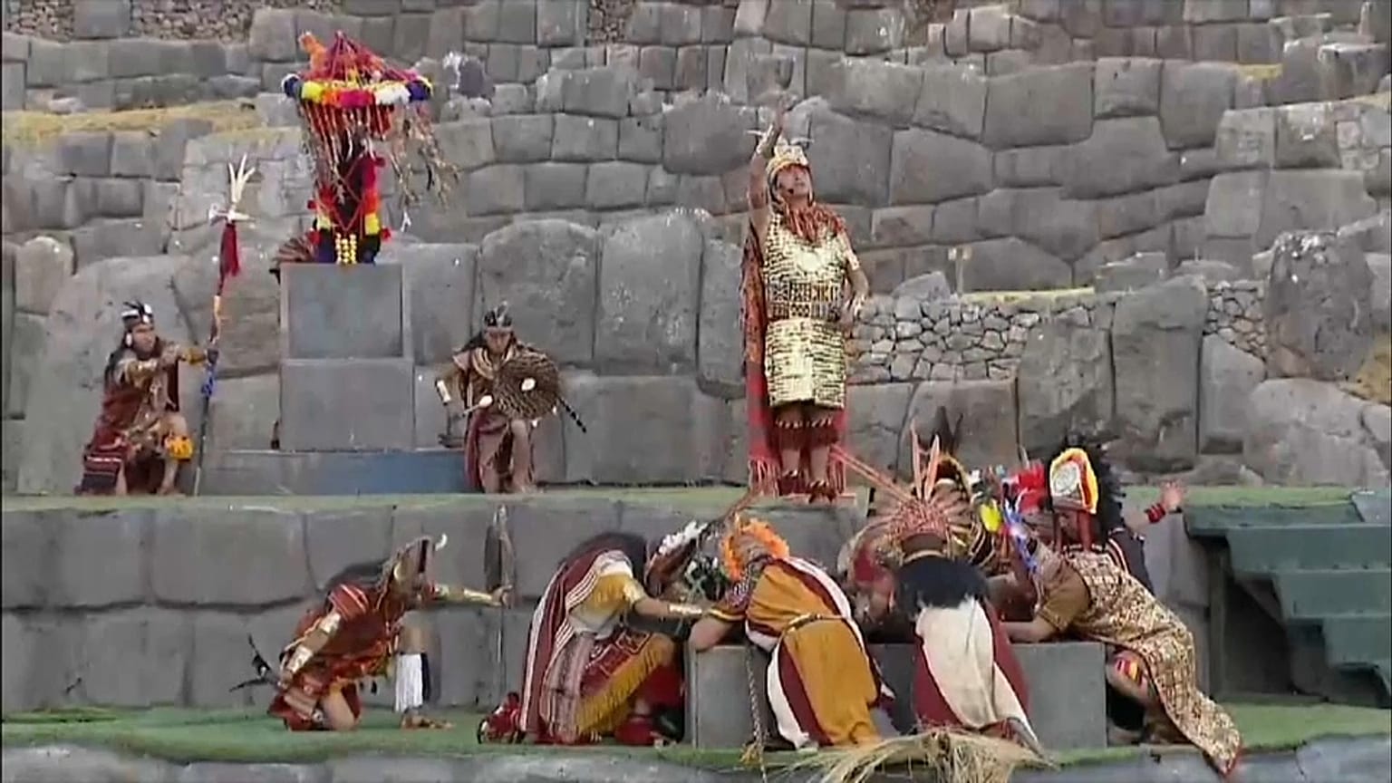 Celebración del Inti Raymi o Fiesta del Sol en el complejo arqueológico de Sacsayhuamán (Perú)