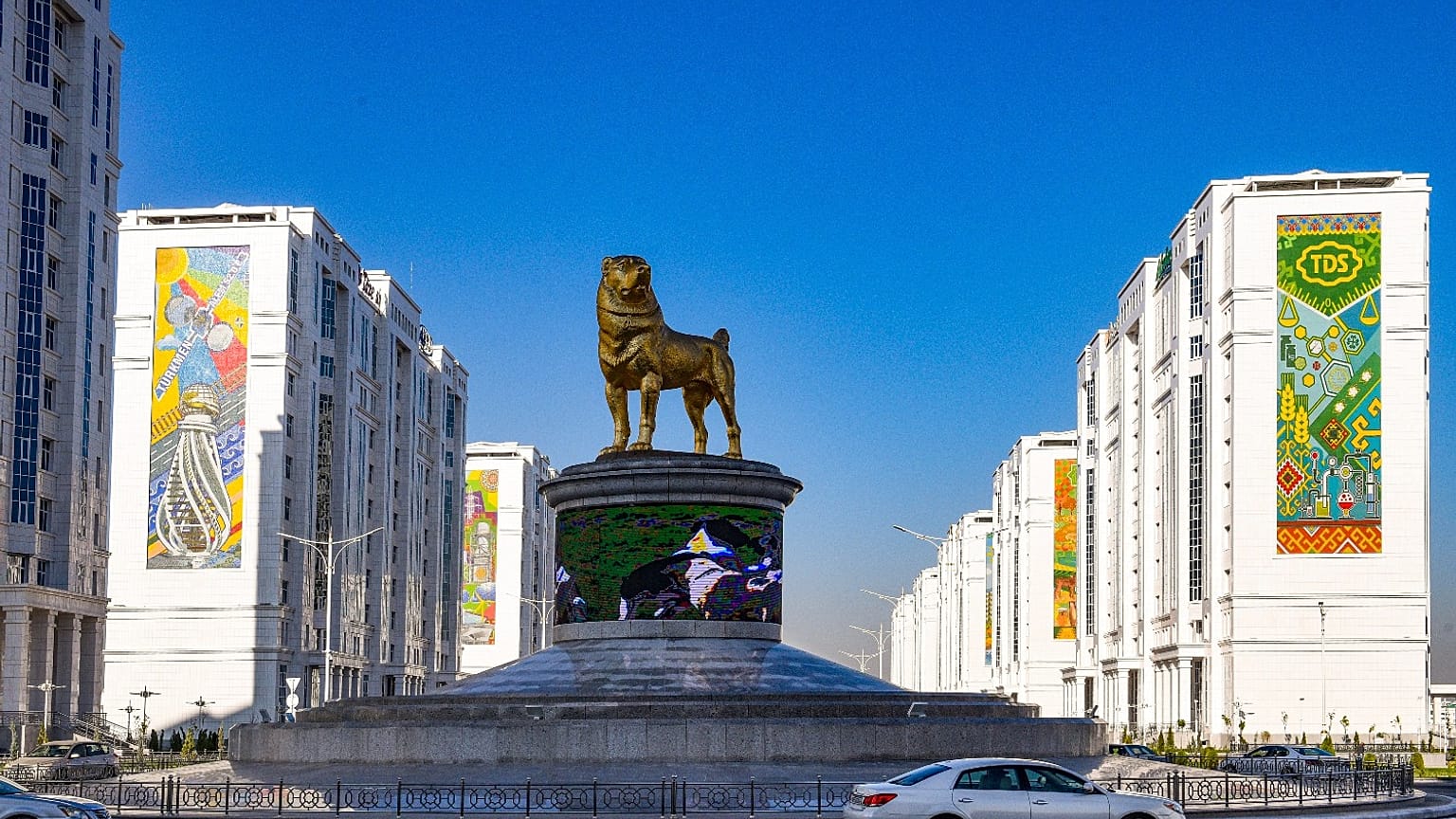 نمایی از عشق آباد