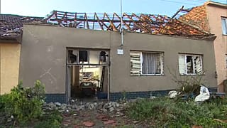 Uno de los edificios afectados por el tornado