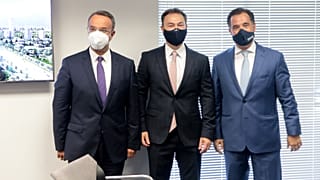 ΥΠΟΓΡΑΦΗ ΣΥΜΦΩΝΙΑΣ ΜΕΤΑΒΙΒΑΣΗΣ ΜΕΤΟΧΩΝ ΕΛΛΗΝΙΚΟΝ Α.Ε ΜΕΤΑΞΥ ΔΗΜΟΣΙΟΥ ΚΑΙ LAMDA DEVELOPMENT
