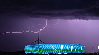 UEFA, Münih Belediyesi'nin Allianz Arena Stadı'nı gökkuşağı renkleri ile aydınlatmasına izin vermedi
