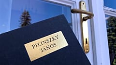 Pilinszky életének helyszíneire kalauzolnak az emlékséták