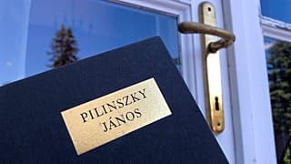 Pilinszky életének helyszíneire kalauzolnak az emlékséták