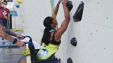 La championne belge d'handi-escalade Pavitra Vandenhoven lors des championnats du monde à Innsbruck (Autriche), le 24 juin 2021 - capture d'écran d'une vidéo EBU