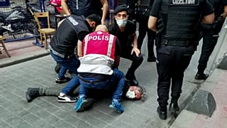 Taksim'de gözaltına alınan AFP muhabiri