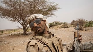 مقاتل يمني موال للقوات الحكومية بالقرب من مأرب