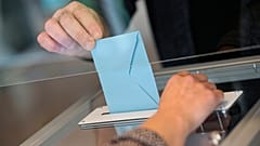 Le Pen és Macron pártjai a francia regionális választások nagy vesztesei