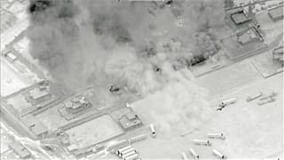 Images de frappes américaines, publiées dimanche 27 juin, dans le gouvernorat de Deir Ezzor en Syrie, à la frontière avec l'Irak.