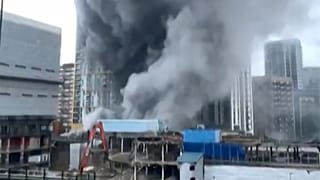 Крупный пожар на железнодорожной станции в Лондоне локализован