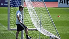 Jogi Löw: Nachdenk´lich, aber optmistisch beim Abschlusstraining vor dem England-Spiel
