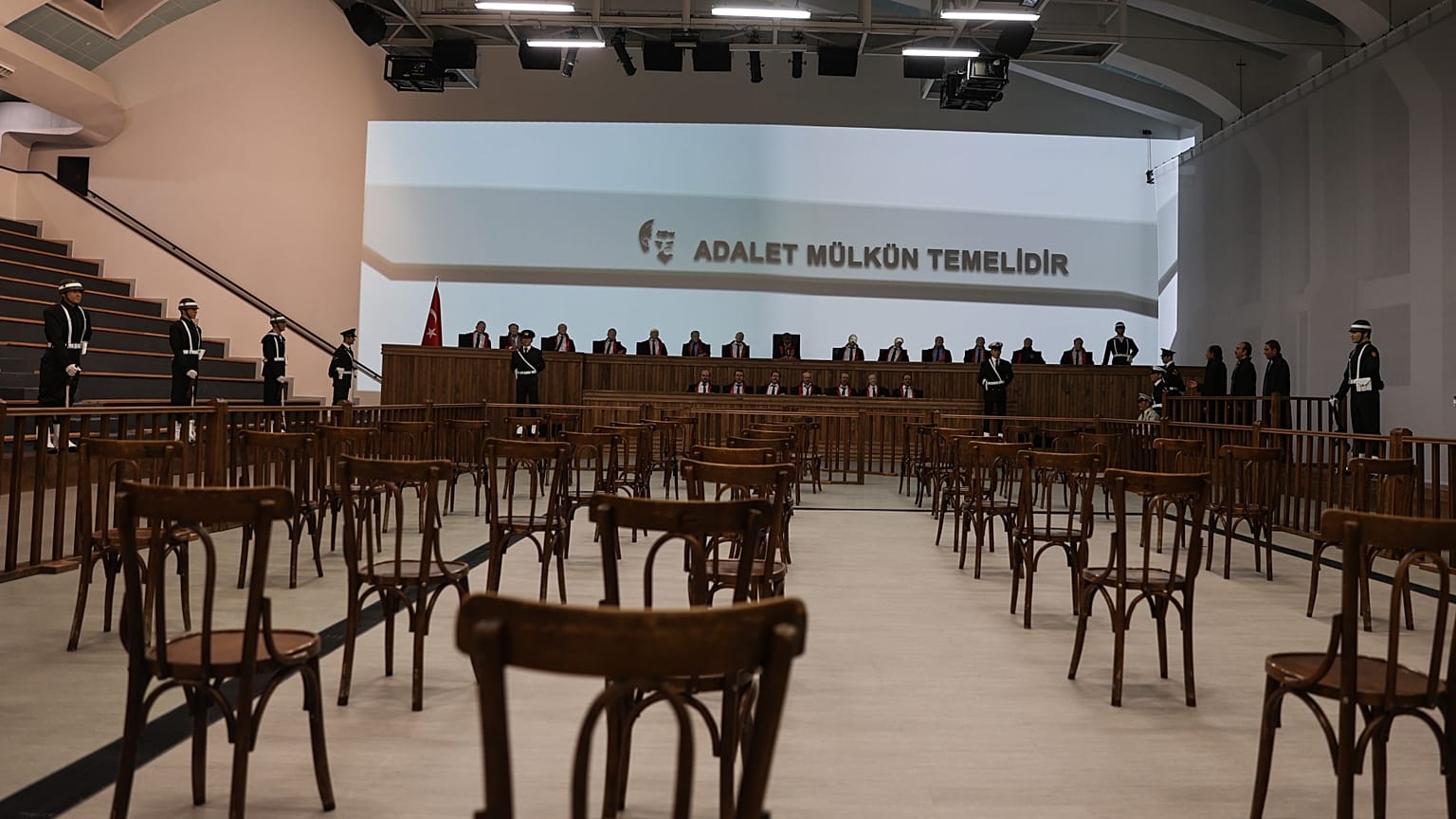 Mahkeme salonu