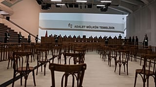 Mahkeme salonu
