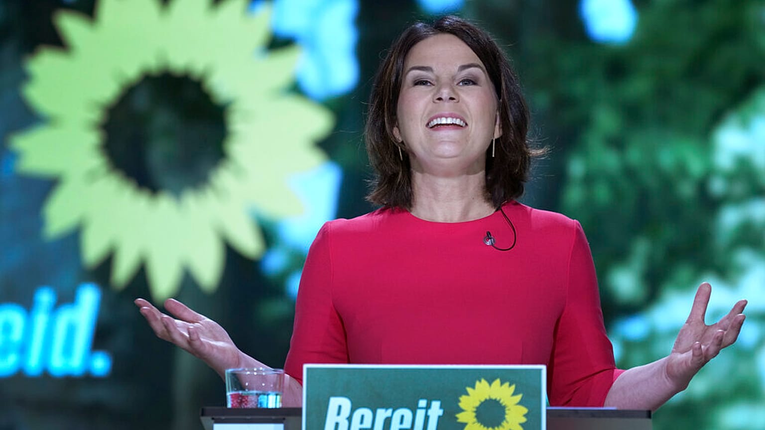 Die Grünen-Kanzlerkandidatin Annalena Baerbock nach ihrer offiziellen Nominierung auf dem Grünen-Parteitag, 12.06.2021