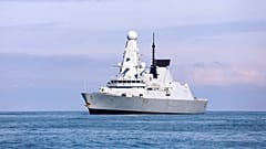 Rusya'nın uyarı ateşi açtığı İngiliz HMS Defender (Arşiv)