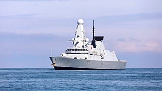 Rusya'nın uyarı ateşi açtığı İngiliz HMS Defender (Arşiv)