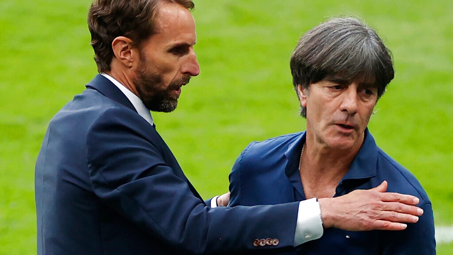 Gareth Southgate,der Coach von England, mit Jogi Löw