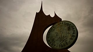 Памятник песете в Фуэнхироле