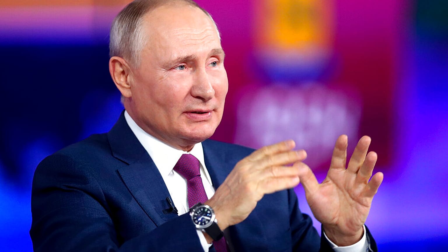 Putin revela ter recebido Sputnik V
