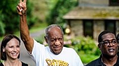 Bill Cosby nach seiner Freilassung vor seinem Haus in Elkins Park