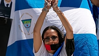 Nicaragüenses protestan frente a la Organización de Estados Americanos (OEA) en Washington, el 23 de junio de 2021.
