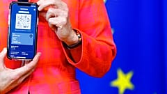 La presidenta de la Comisión Ursula von der Leyen presenta el Certificado COVID digital de la UE