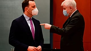 Spahn und Seehofer vor der wöchentlichen Pressekonferenz in Berlin, 17.03.2021