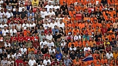 Szurkolók a Hollandia - Csehország mérkőzésen a budapesti Puskás Arénában 