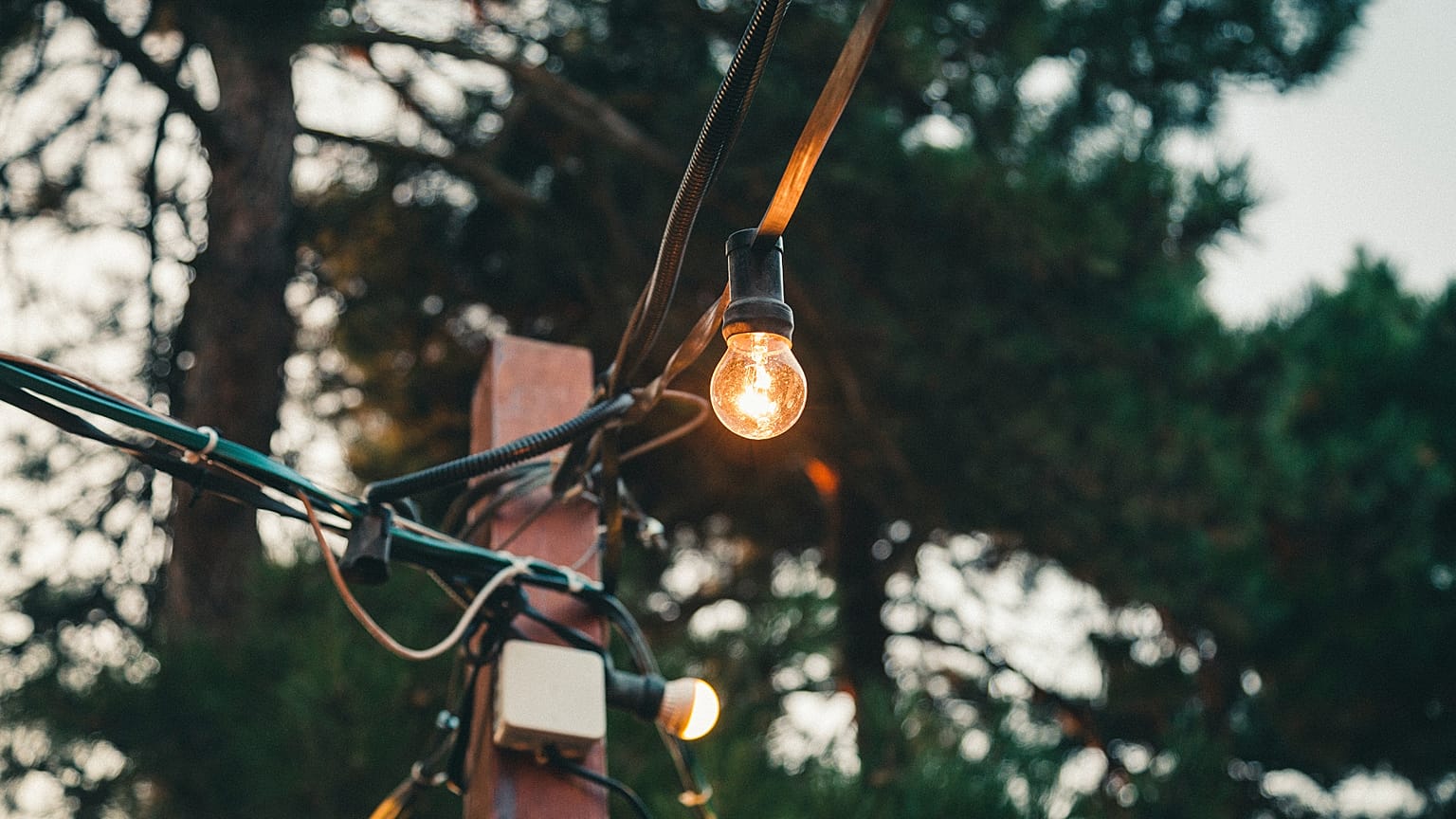 Elektriğe yüzde 15 zam yapıldı