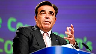 O αντιπρόεδρος της Κομισιόν Μαργαρίτης Σχοινάς