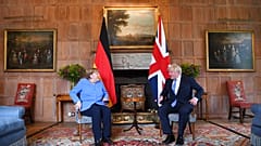 Der britische Premierminister Boris Johnson hat Bundeskanzlerin Angela Merkel auf seinem Landsitz in Chequers getroffen, 02.07.2021