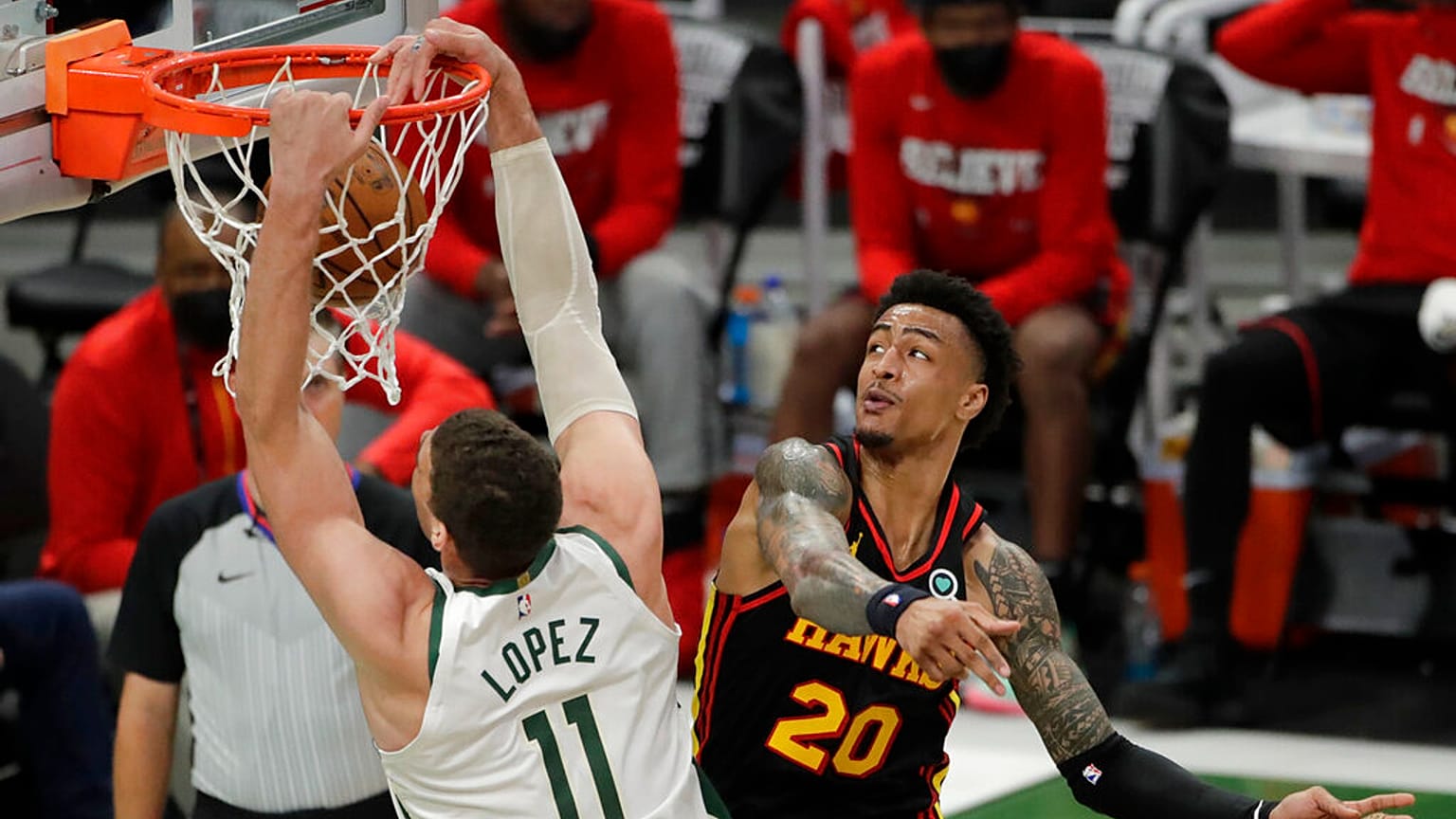 Brook Lopez (Milwaukee Bucks) brilha na vitória frente aos Atlanta Hawks