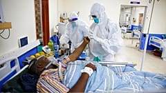 Patient Covid-19 soigné dans un hôpital à Machakos (Kenya), le 17/06/2021