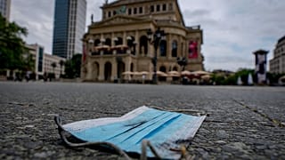 A turizmus és a delta variáns berobbantotta az európai oltópontokat