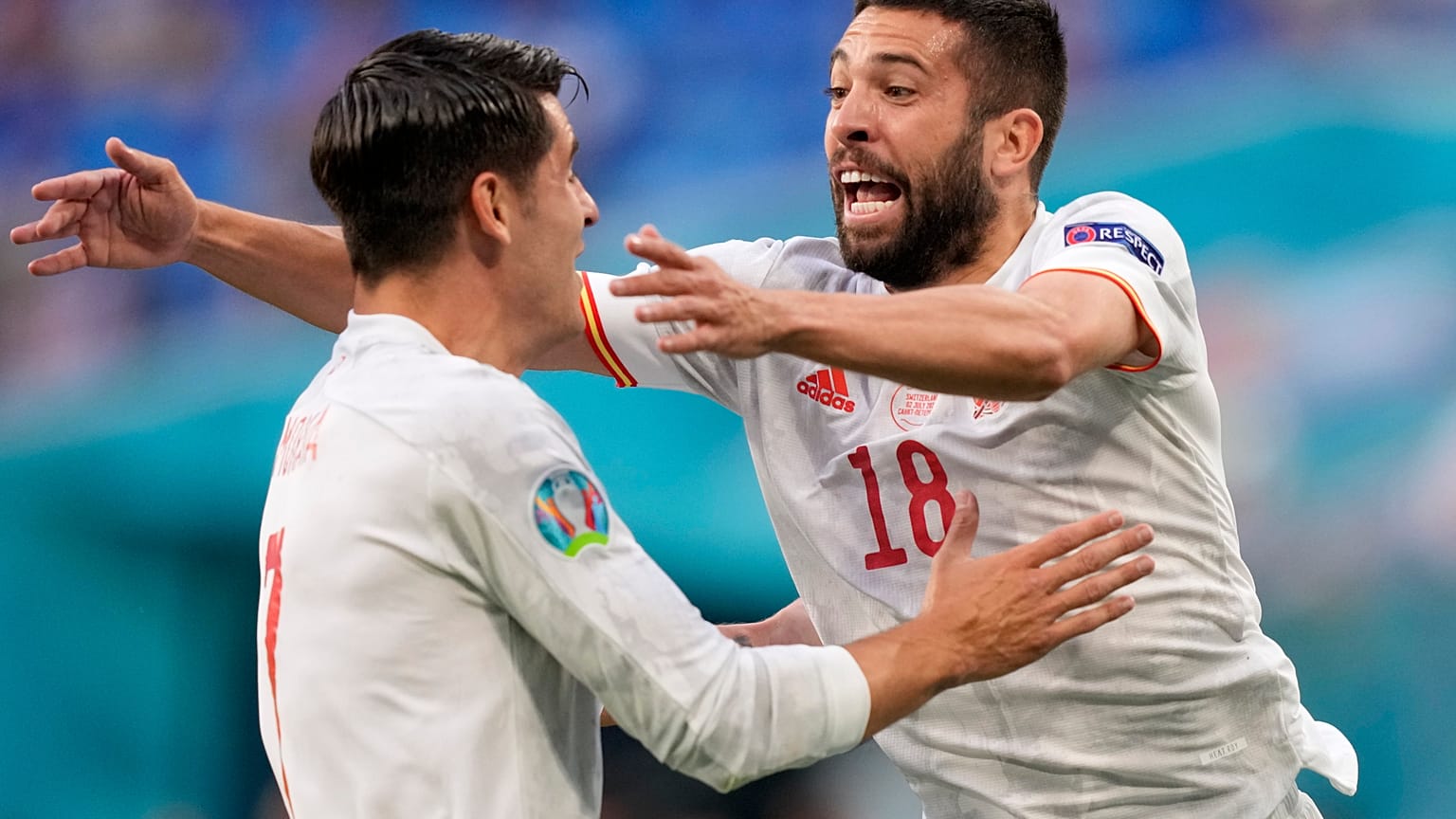 Jordi Alba és Alvaro Morata ünnepli a spanyol válogatott gólját Svájc ellen
